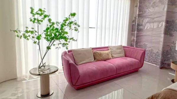 Modern Pink Velvet Curved Sofa – Luxury Contemporary 3-Seater